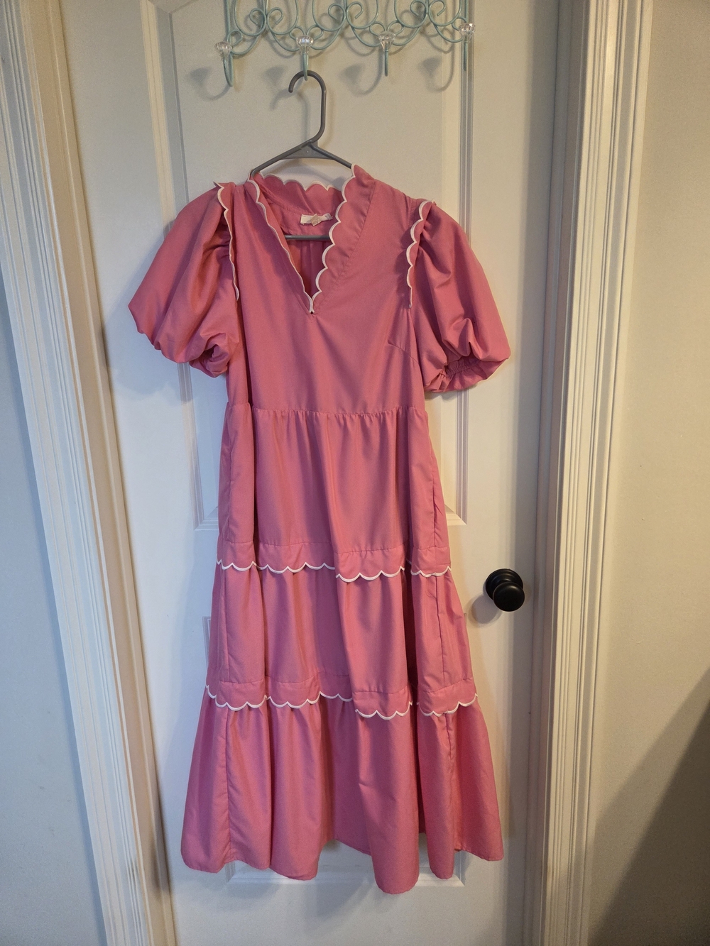 Entro Pink Scalloped Tiered Midi Dress with Puff Sleeves